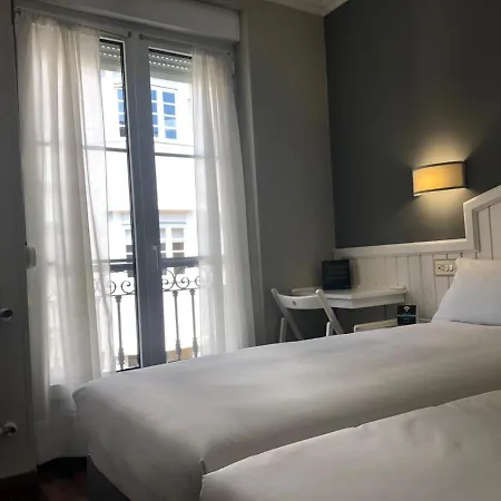 Alda Miramar Pensión 2*